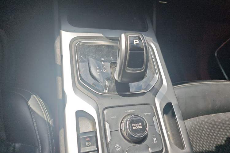 Used Geely Auto Haoyue 2020 1.8TD DCT Luxury 7-Seater Gear Lever