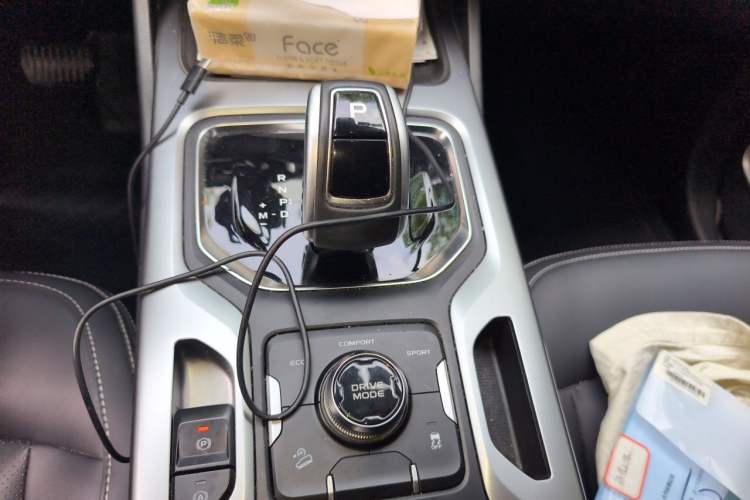 Used Geely Auto Haoyue 2020 1.8TD DCT Luxury 7-Seater Gear Lever
