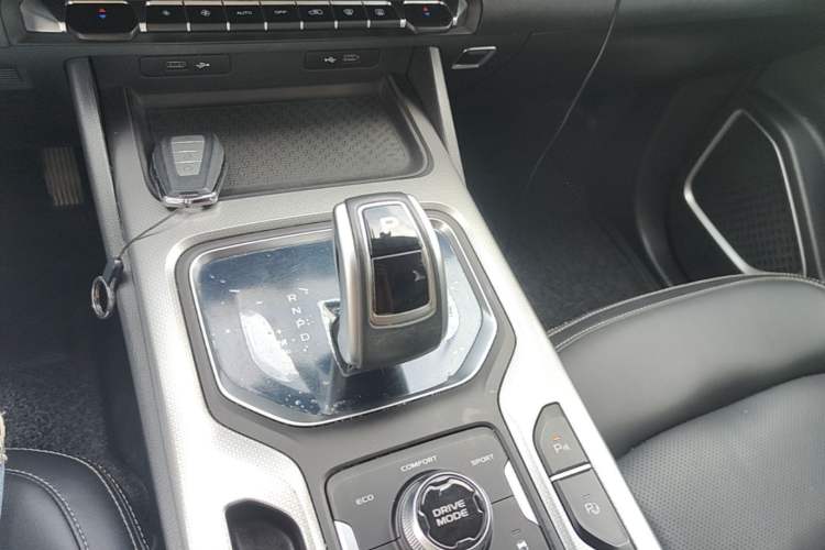 Used Geely Auto Haoyue 2020 1.8TD DCT Flagship 5-Seater Gear Lever