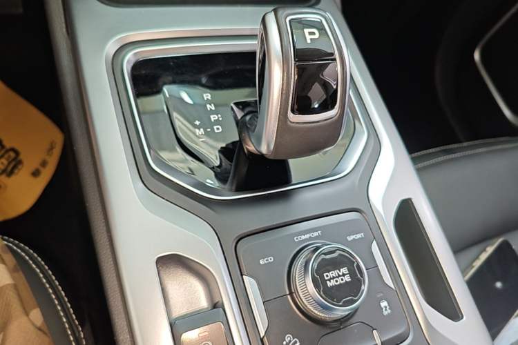 Used Geely Auto Haoyue 2020 1.8TD DCT Luxury 7-Seater Gear Lever