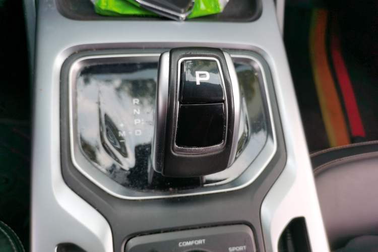 Used Geely Auto Haoyue 2020 1.8TD DCT Luxury Model 5 Seats Gear Lever