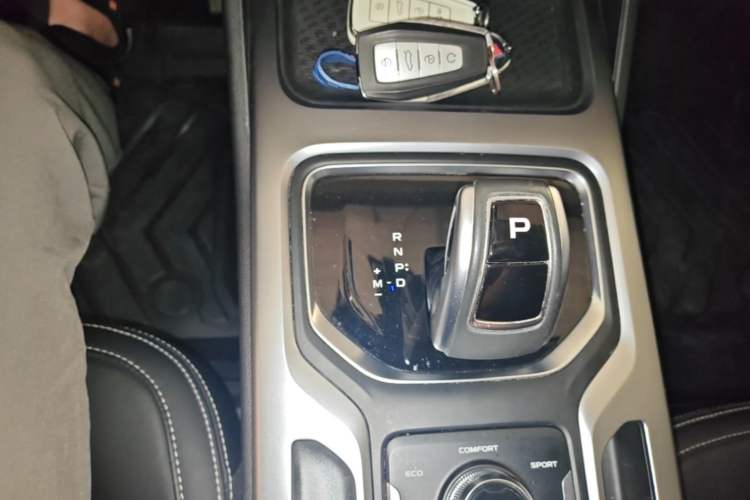 Used Geely Auto Haoyue 2020 1.8TD DCT Luxury 7-Seater Gear Lever