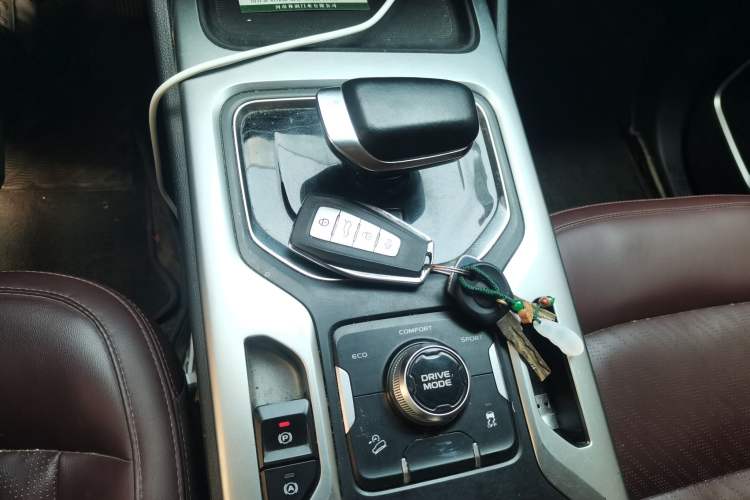 Used Geely Auto Haoyue 2020 1.8TD DCT Luxury 7-Seater Gear Lever