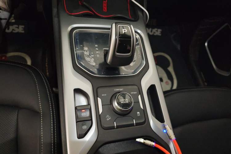Used Geely Auto Haoyue 2020 1.8TD DCT Luxury 7-Seater Gear Lever