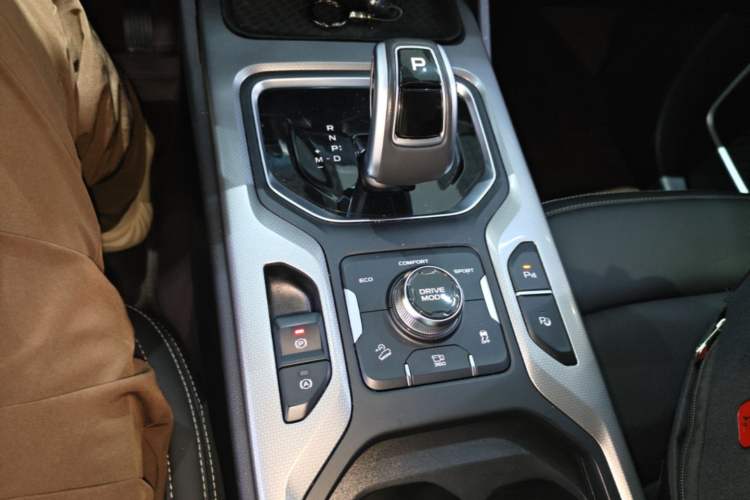 Used Geely Auto Haoyue 2020 1.8TD DCT Flagship 7-Seater Gear Lever