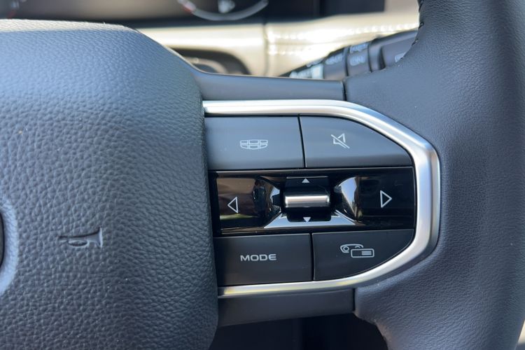 Used Geely Auto Haoyue 2020 1.8TD DCT Luxury 7-Seater Interior 11