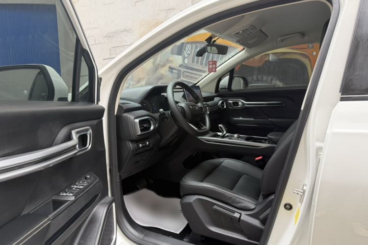 Used Geely Auto Haoyue 2020 1.8TD Automatic Comfort Model 5 Seats Interior 2