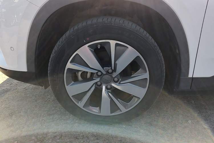Used Geely Auto Haoyue 2020 1.8TD DCT Flagship 7-Seater Left Front Wheel Hub