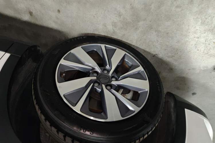 Used Geely Auto Haoyue 2020 1.8TD DCT Luxury Model 5 Seats Left Front Wheel Hub