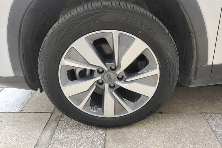 Used Geely Auto Haoyue 2020 1.8TD DCT Flagship 5-Seater Left Front Wheel Hub