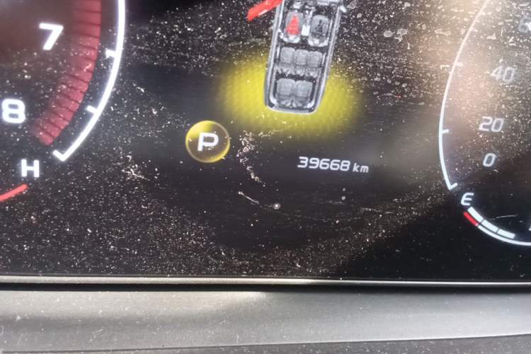 Used Geely Auto Haoyue 2020 1.8TD DCT Luxury 7-Seater Odometer Close Up