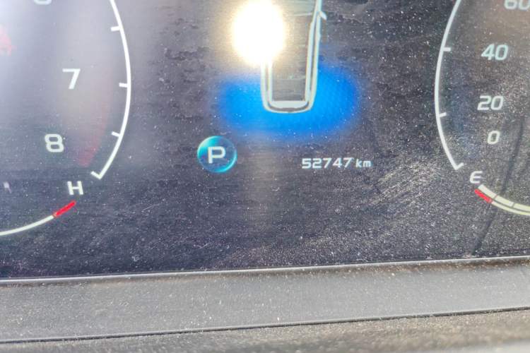 Used Geely Auto Haoyue 2020 1.8TD Automatic Comfort Model 5 Seats Odometer Close Up