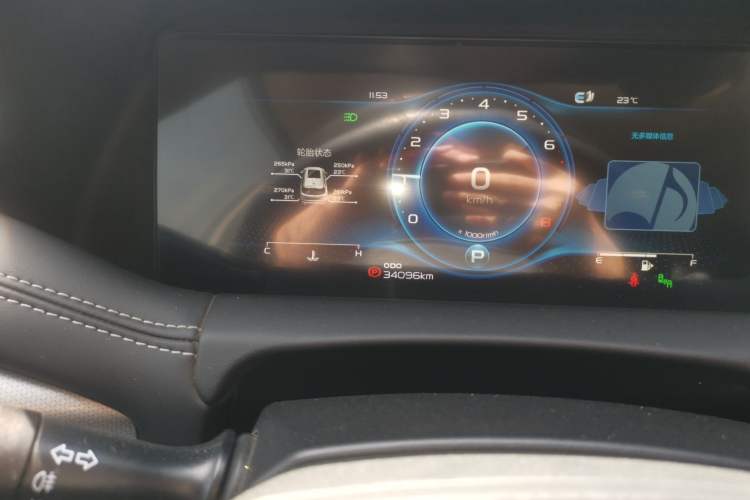 Used Geely Auto Haoyue 2020 1.8TD DCT Flagship 7-Seater Odometer Close Up