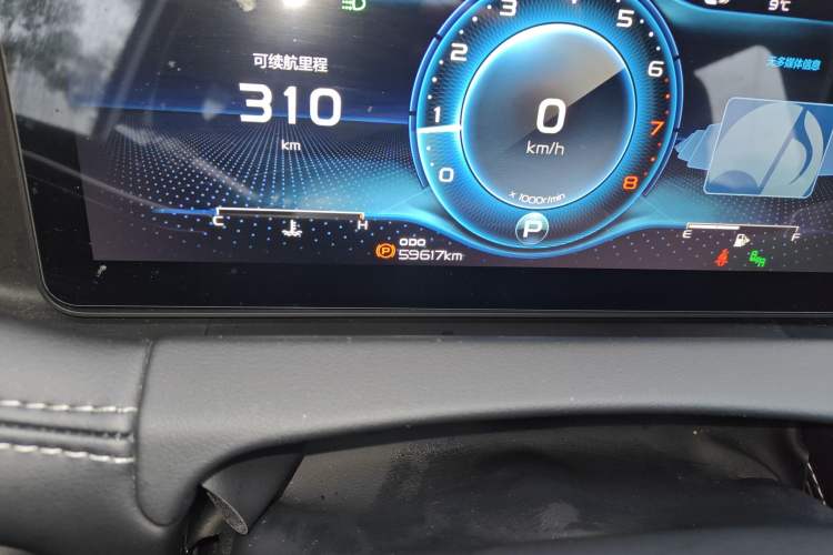 Used Geely Auto Haoyue 2020 1.8TD DCT Flagship 7-Seater Odometer Close Up