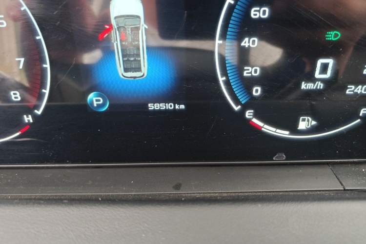 Used Geely Auto Haoyue 2020 1.8TD DCT Luxury 7-Seater Odometer Close Up