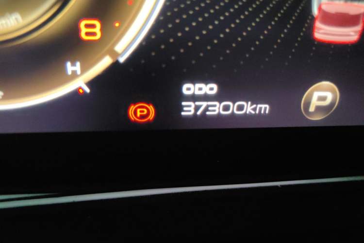 Used Geely Auto Haoyue 2020 1.8TD DCT Flagship 7-Seater Odometer Close Up