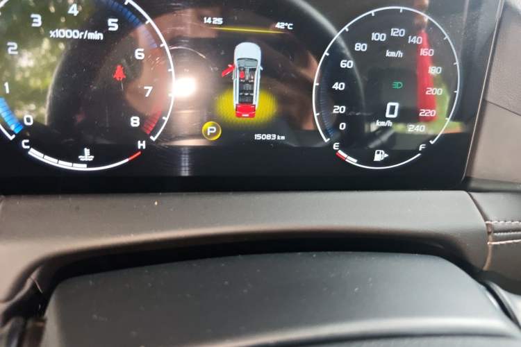 Used Geely Auto Haoyue 2020 1.8TD Automatic Comfort Edition 7-Seater Odometer Close Up