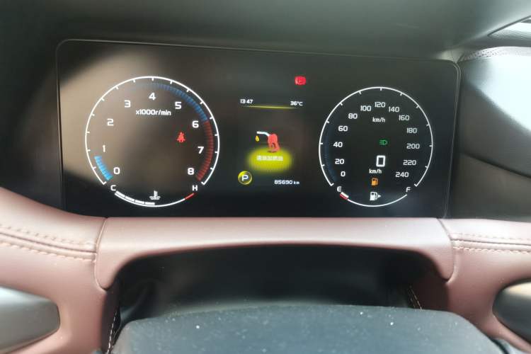 Used Geely Auto Haoyue 2020 1.8TD DCT Luxury 7-Seater Odometer Close Up