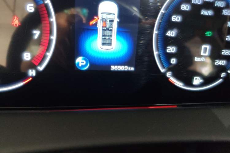 Used Geely Auto Haoyue 2020 1.8TD DCT Luxury 7-Seater Odometer Close Up