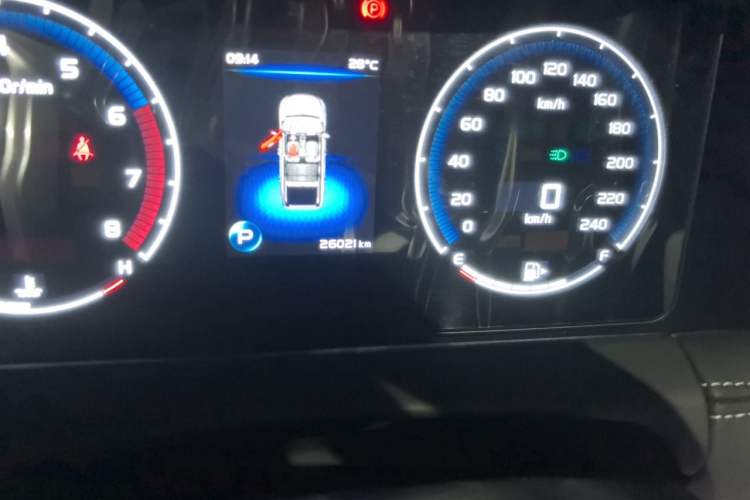 Used Geely Auto Haoyue 2020 1.8TD DCT Luxury Model 5 Seats Odometer Close Up