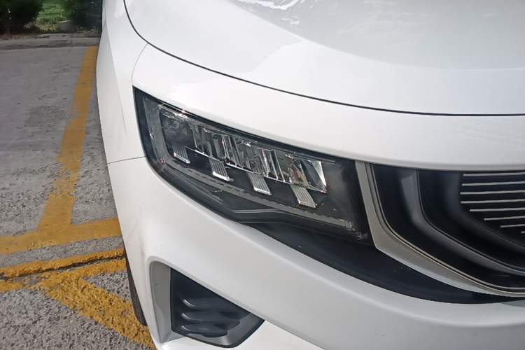 Used Geely Auto Haoyue 2020 1.8TD DCT Luxury 7-Seater Right Front Headlight