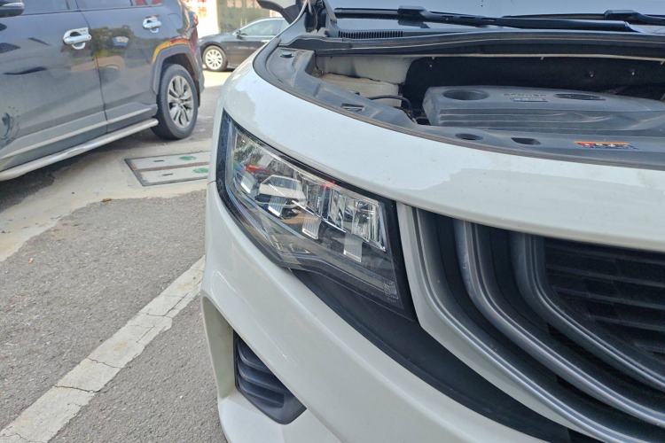 Used Geely Auto Haoyue 2020 1.8TD Automatic Comfort Model 5 Seats Right Front Headlight