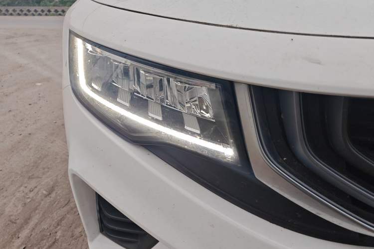 Used Geely Auto Haoyue 2020 1.8TD DCT Luxury 7-Seater Right Front Headlight