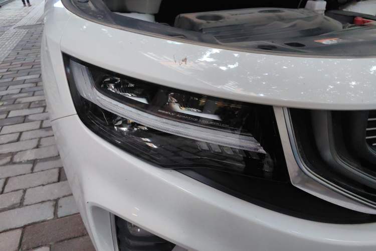 Used Geely Auto Haoyue 2020 1.8TD DCT Flagship 7-Seater Right Front Headlight