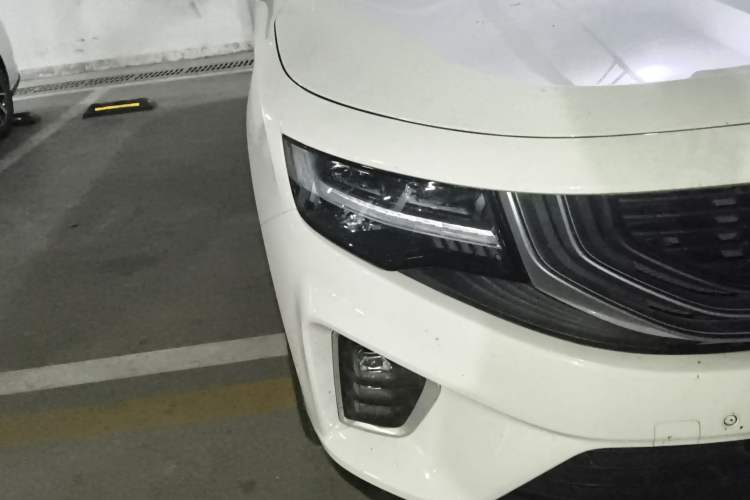 Used Geely Auto Haoyue 2020 1.8TD DCT Flagship 7-Seater Right Front Headlight