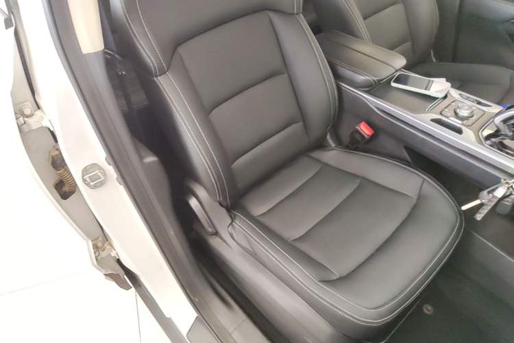 Used Geely Auto Haoyue 2020 1.8TD Automatic Comfort Model 5 Seats Right Front Seat