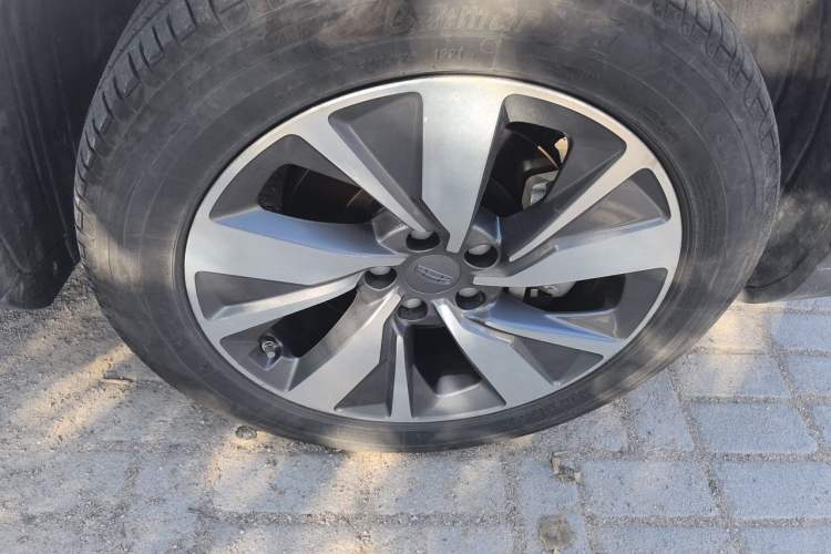 Used Geely Auto Haoyue 2020 1.8TD DCT Flagship 7-Seater Right Front Wheel Hub