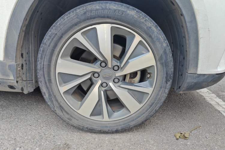 Used Geely Auto Haoyue 2020 1.8TD Automatic Comfort Model 5 Seats Right Front Wheel Hub