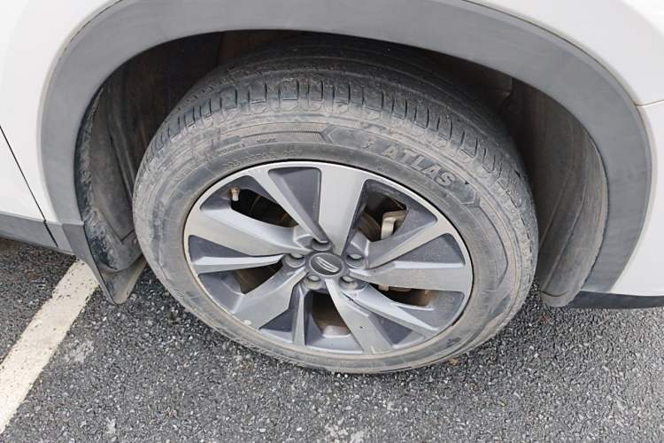 Used Geely Auto Haoyue 2020 1.8TD DCT Flagship 5-Seater Right Front Wheel Hub
