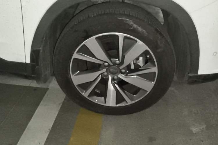 Used Geely Auto Haoyue 2020 1.8TD DCT Flagship 7-Seater Right Front Wheel Hub