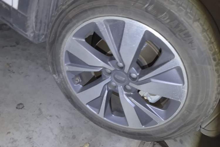 Used Geely Auto Haoyue 2020 1.8TD DCT Luxury Model 5 Seats Right Front Wheel Hub