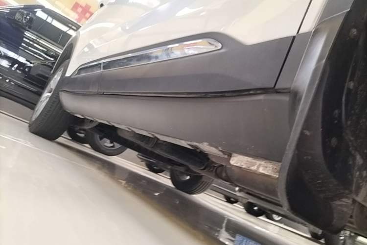 Used Geely Auto Haoyue 2020 1.8TD DCT Flagship 5-Seater Right Side Sill