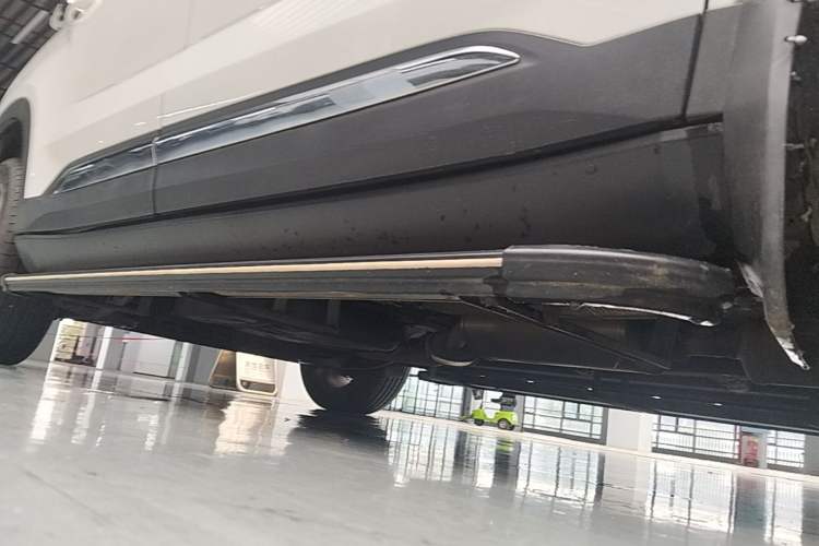 Used Geely Auto Haoyue 2020 1.8TD DCT Luxury 7-Seater Right Side Sill