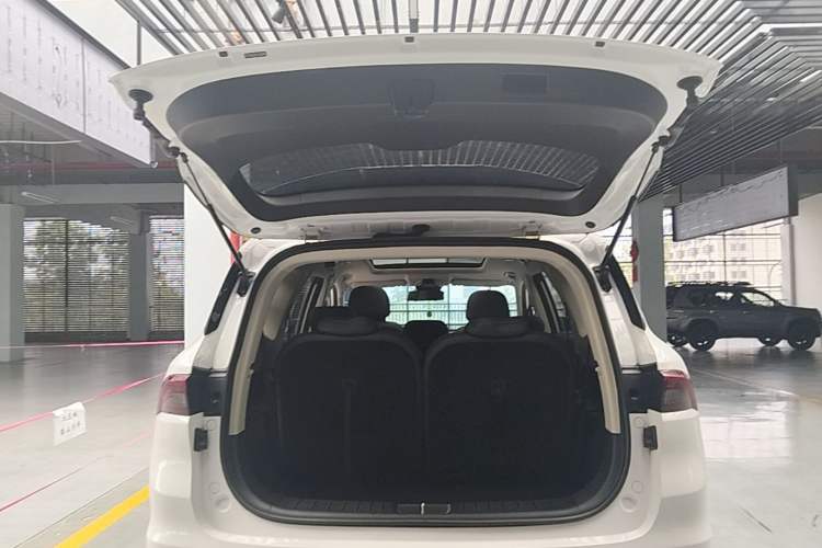 Used Geely Auto Haoyue 2020 1.8TD DCT Luxury 7-Seater Trunk