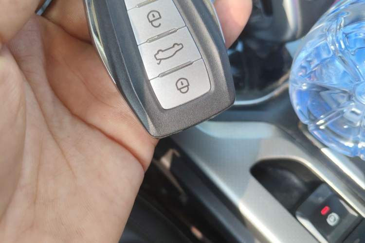 Used Geely Auto Haoyue 2020 1.8TD DCT Flagship 7-Seater Vehicle Key