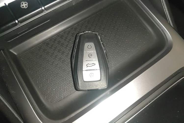Used Geely Auto Haoyue 2020 1.8TD DCT Luxury 7-Seater Vehicle Key