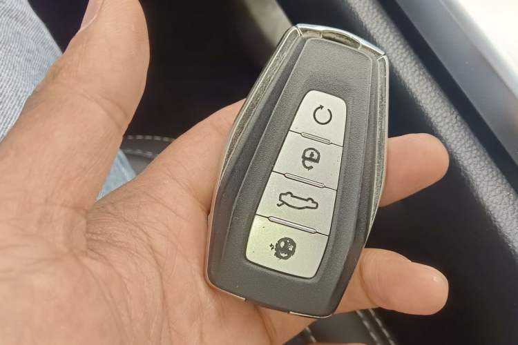 Used Geely Auto Haoyue 2020 1.8TD DCT Luxury 7-Seater Vehicle Key