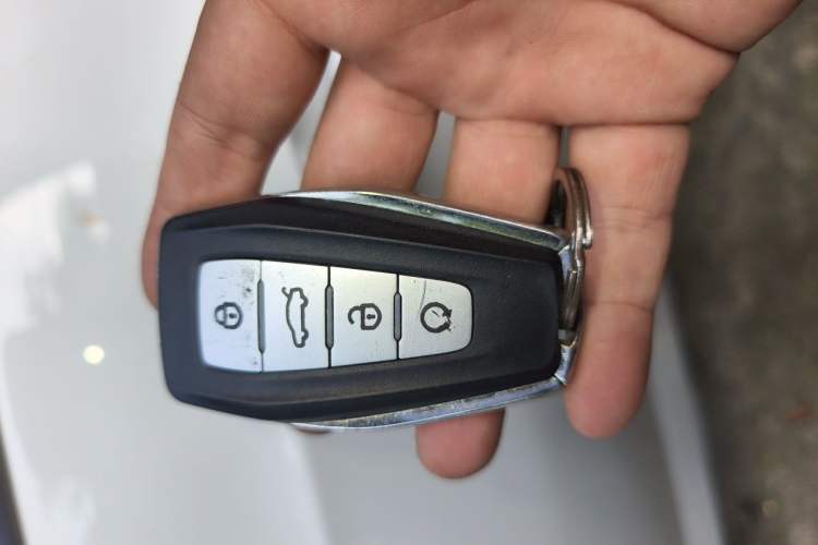 Used Geely Auto Haoyue 2020 1.8TD DCT Luxury 7-Seater Vehicle Key