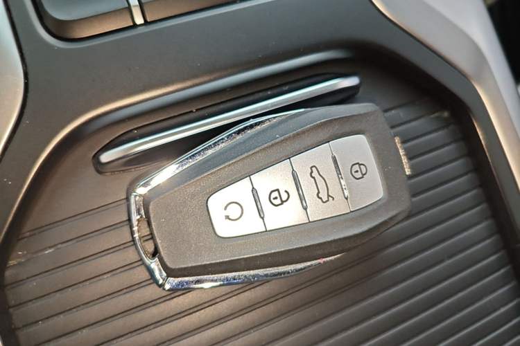Used Geely Auto Haoyue 2020 1.8TD DCT Luxury 7-Seater Vehicle Key