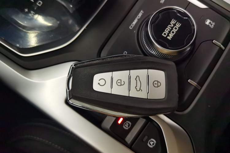 Used Geely Auto Haoyue 2020 1.8TD DCT Luxury 7-Seater Vehicle Key