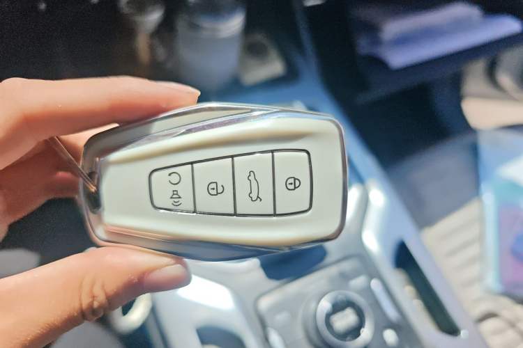 Used Geely Auto Haoyue 2020 1.8TD DCT Luxury 7-Seater Vehicle Key