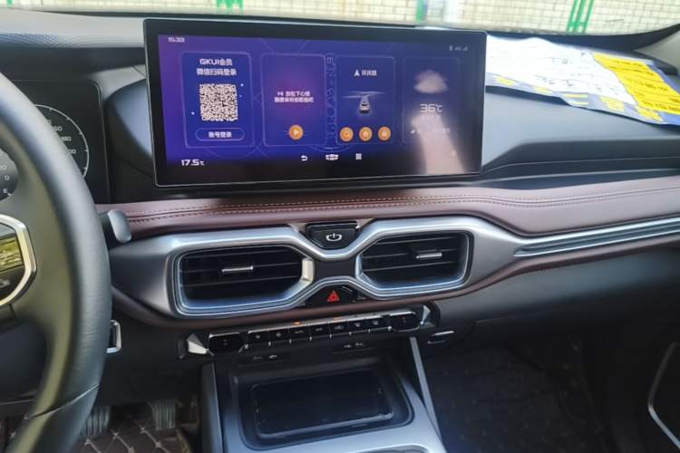 Used Geely Auto Haoyue 2022 1.8TD DCT Luxury Model 5 Seats Audio And AC Panel