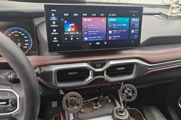 Used Geely Auto Haoyue 2022 1.8TD DCT Luxury 7-Seater Audio And AC Panel