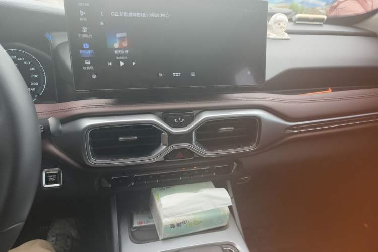 Used Geely Auto Haoyue 2022 1.8TD DCT Luxury 7-Seater Audio And AC Panel