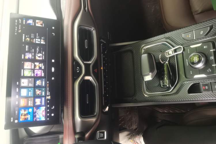 Used Geely Auto Haoyue 2022 1.8TD DCT Flagship 7-Seater Audio And AC Panel