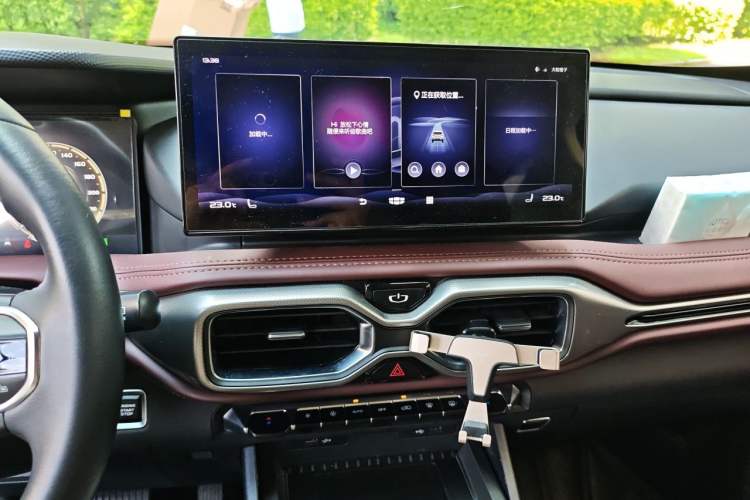 Used Geely Auto Haoyue 2022 1.8TD DCT Flagship 7-Seater Audio And AC Panel